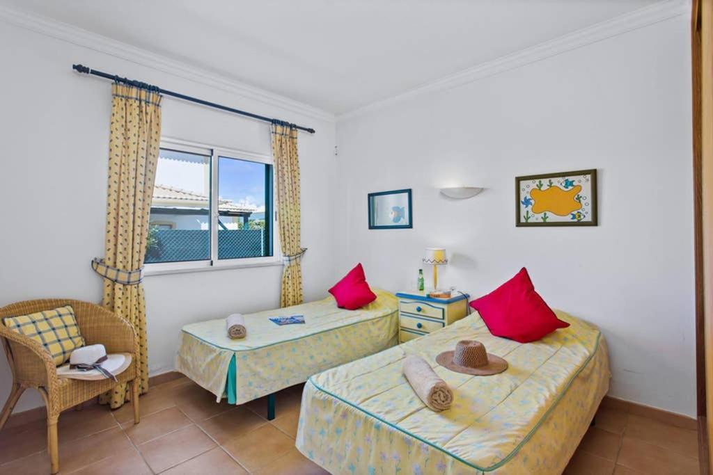 Villa White Sands - Private Oasis, Heated Pool, Beaches & Strip Nearby Албуфейра Экстерьер фото